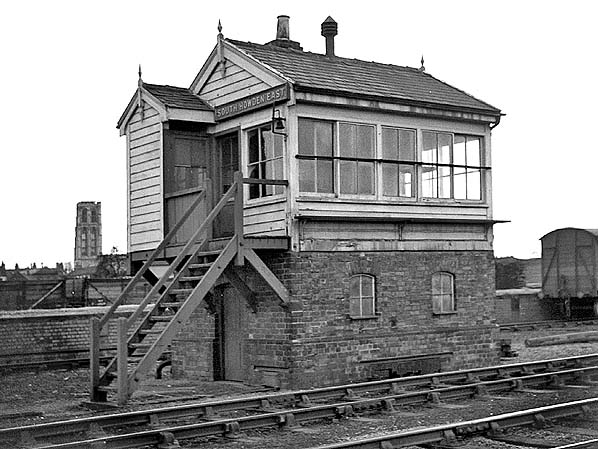 howden east signalbox.jpg